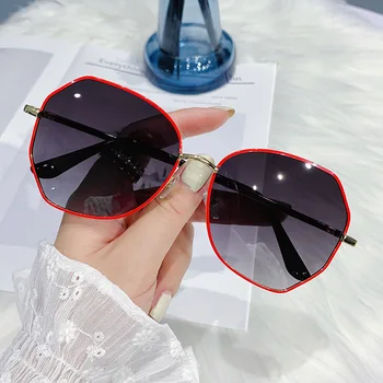 2021 Реколта Дамски Слънчеви Очила Мъжки Модни Полигональные Дизайнерски Дамски Ретро Метални Рамки Океана Цвят Огледални Очила За Шофиране